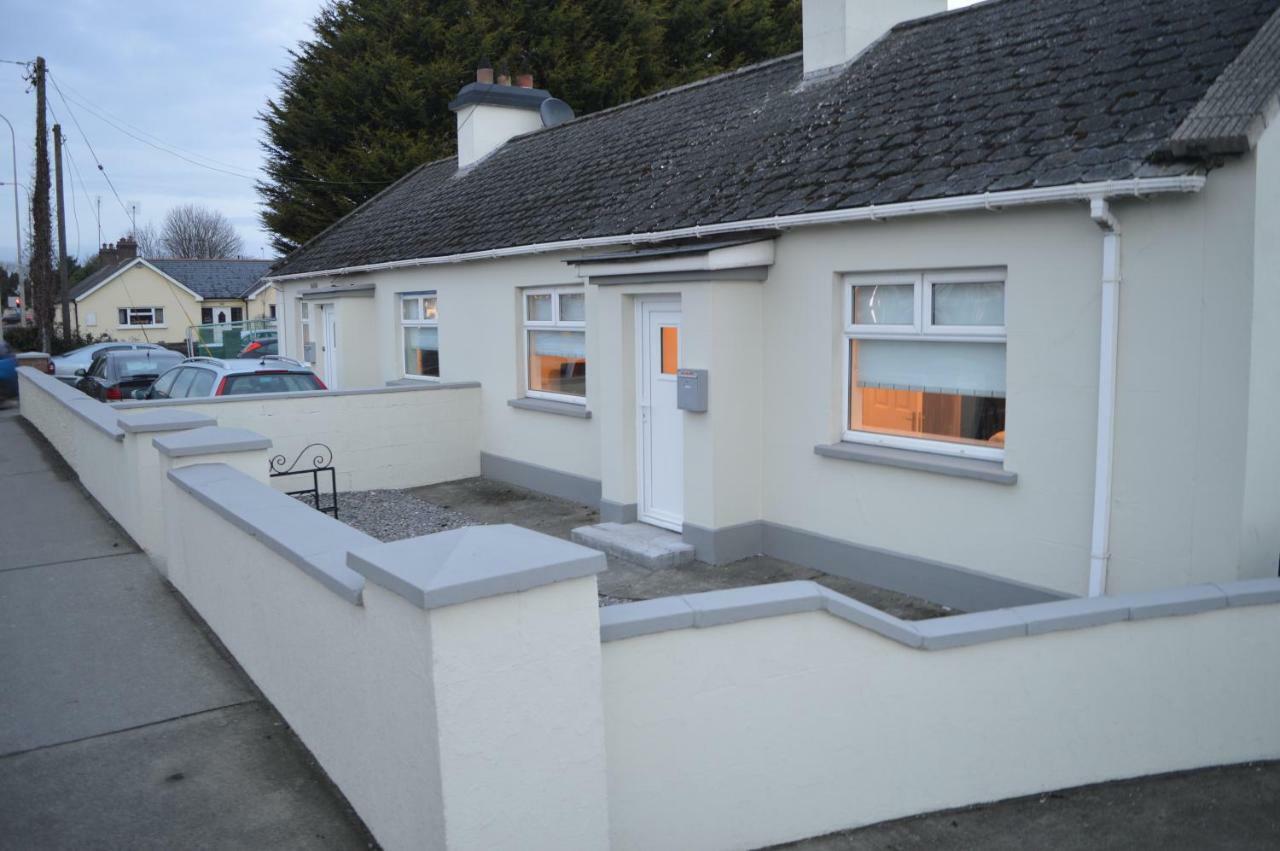 The Comfy Cottage Swords Exterior foto
